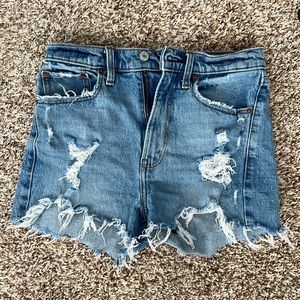 Abercrombie high rise mom short 25